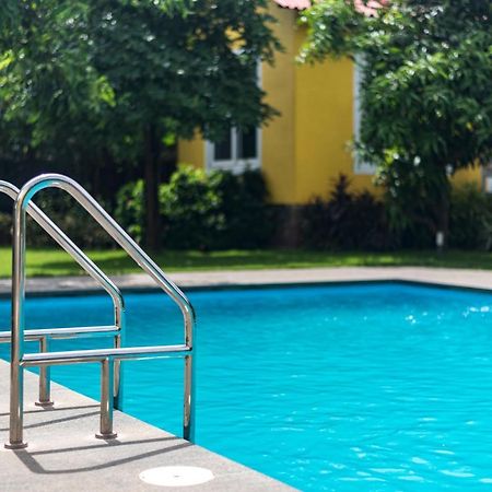 Saffronstays Casa Manga, Karjat - Pet-Friendly Pool Villa Near Nd'S Film World And Saltt Exterior foto